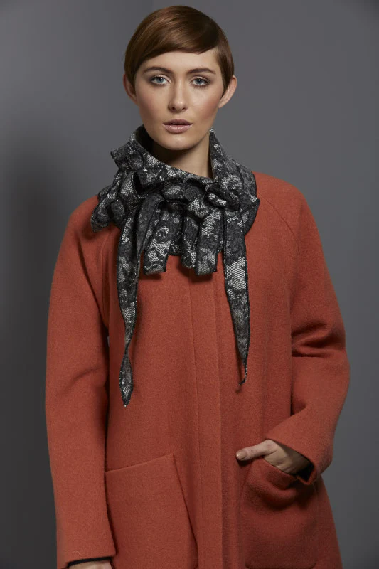 Lacey-Luxury Lace collar - Image 3