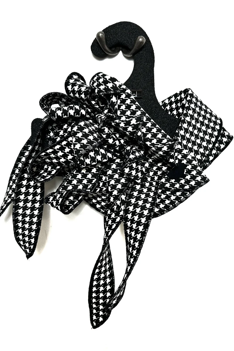Moira - Monochrome Black & White Dogtooth Scarf - Image 2